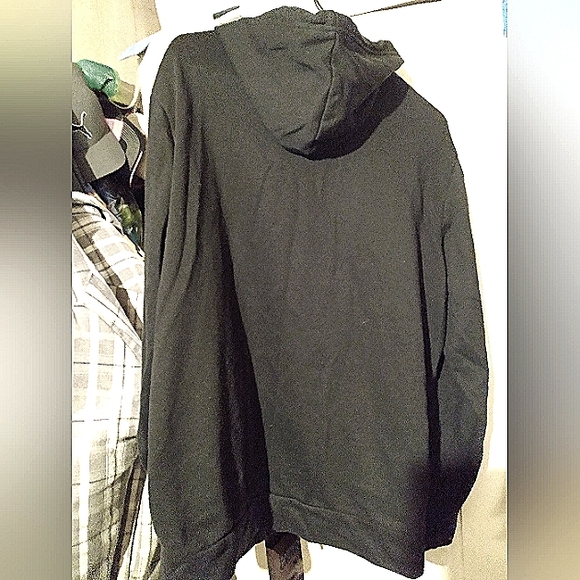 Selling my Adidas golf.hoodie men's size.large - Picture 2 of 3